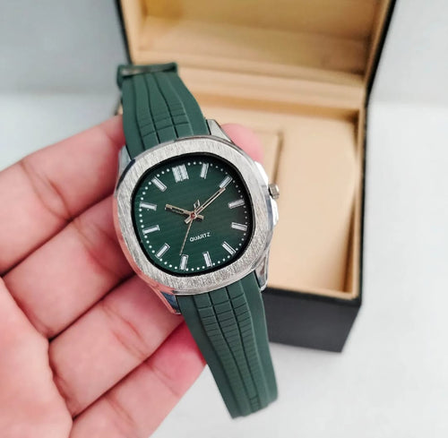 "Classic Analog Watch with Crocodile-Texture Strap & Numeric Dial"